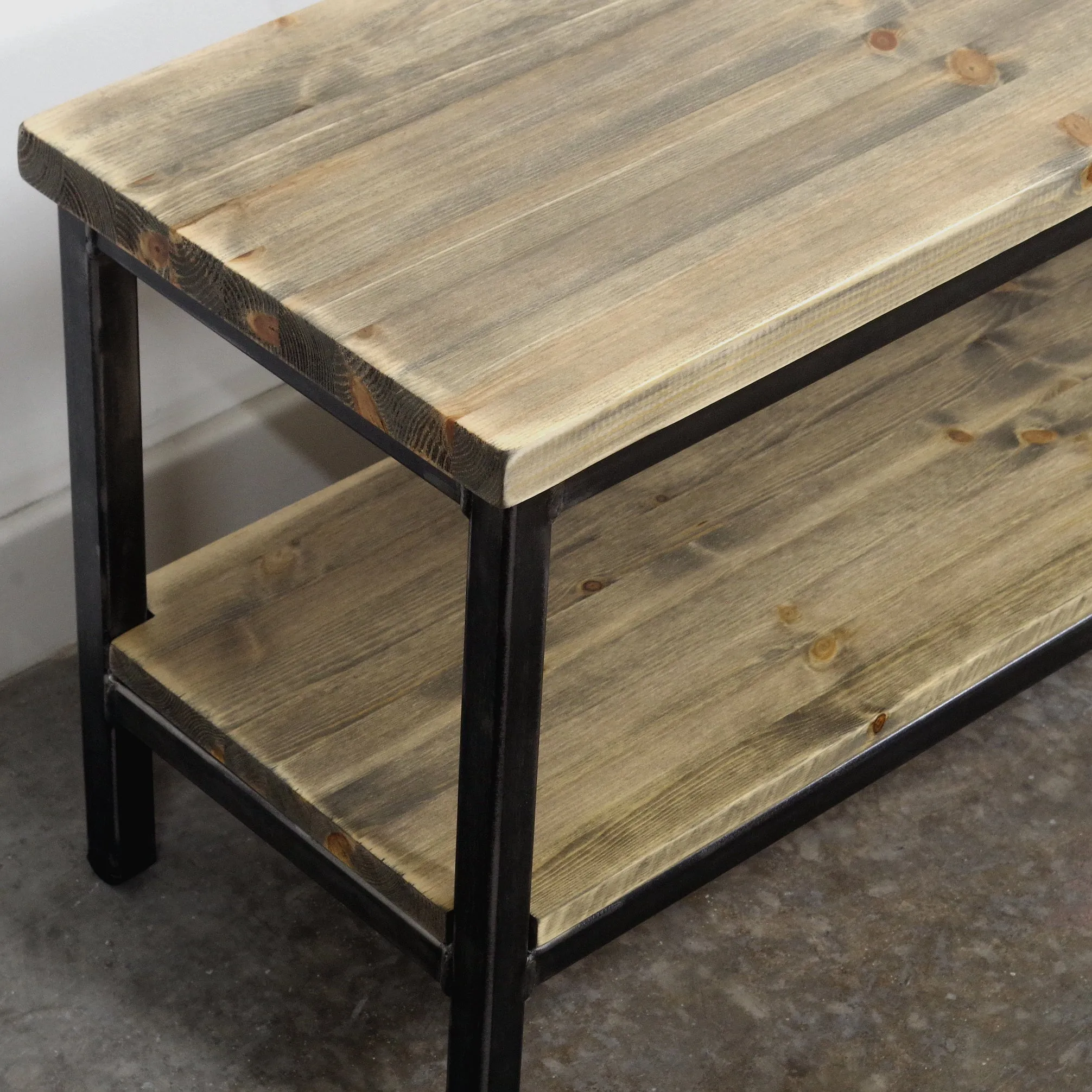 Bench Nº 2 - Gun Metal / Pine